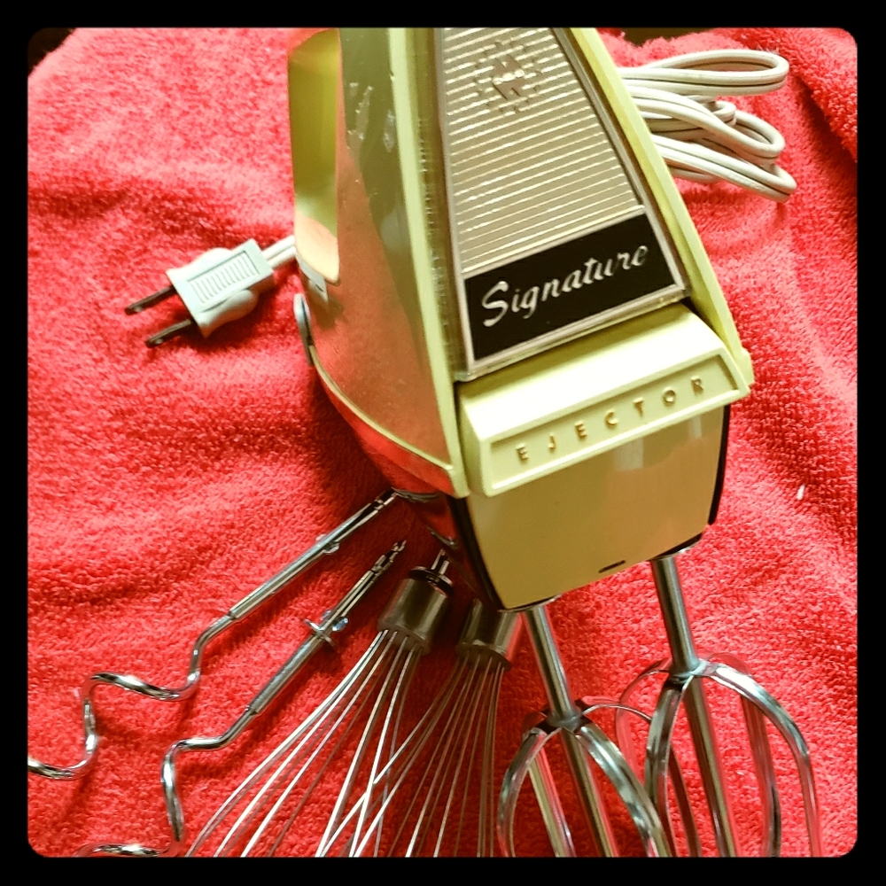 Vintage Signature blender with accessories